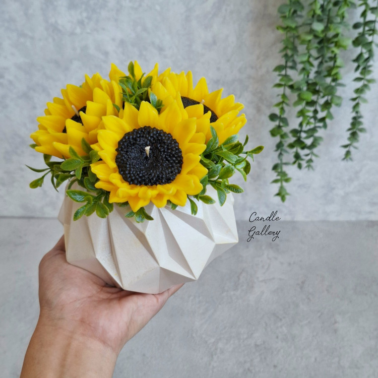گلدان گل شمعی آفتابگردان برای میز جلو مبلی و میز کار